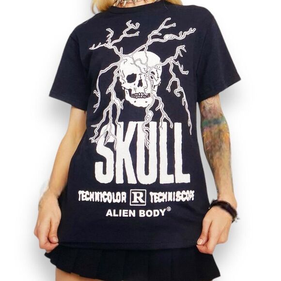 Black Short Sleeve Graphic Skulls Oversized Cotton Tee - NEW - Picture 1 of 3